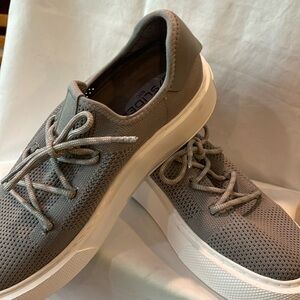 J SLIDES PLATFORM Lace Up Mesh Knit Breathable Sneaker  size 7.5